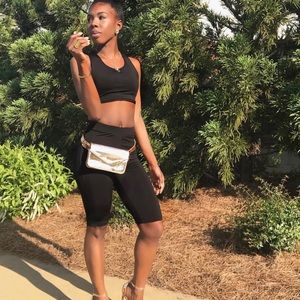 Gold belted clutch 💕